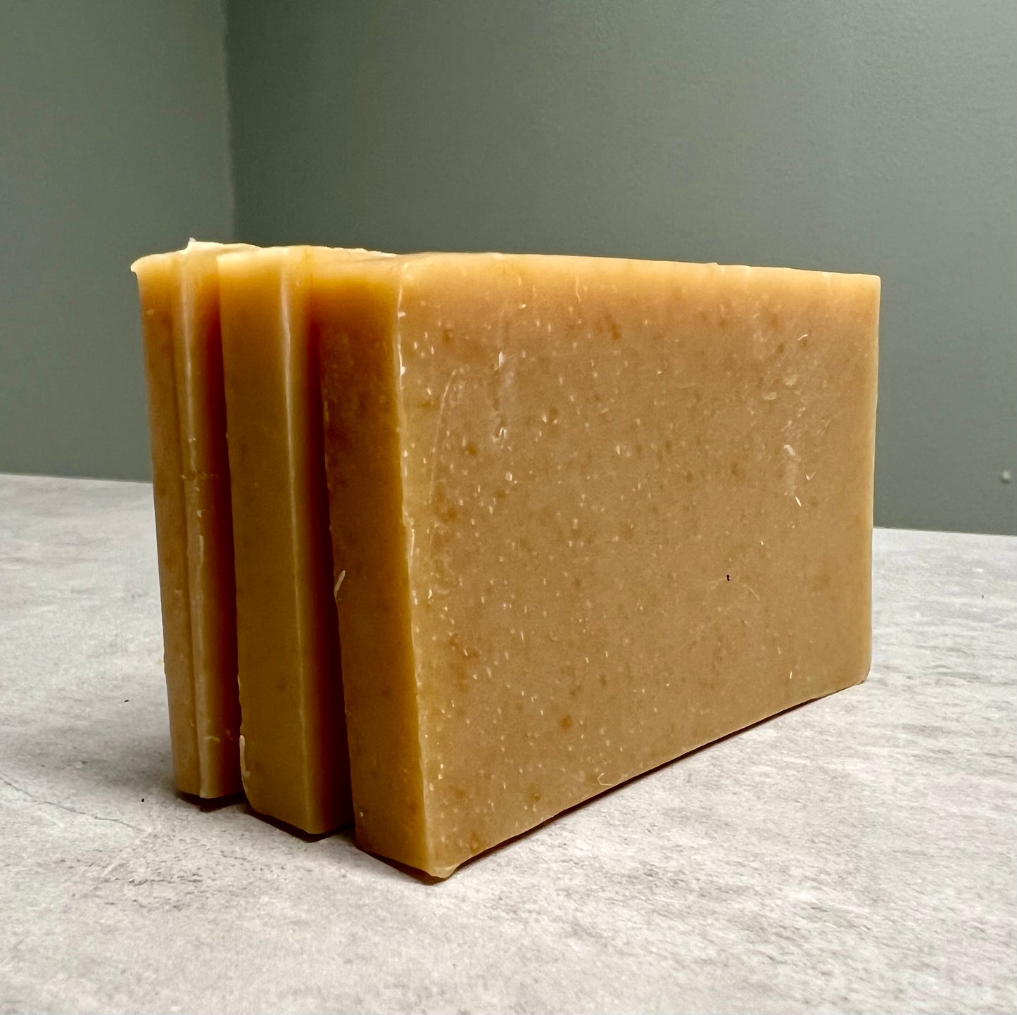 Honungsbi 30g hantverkstvål från Jarsetvål